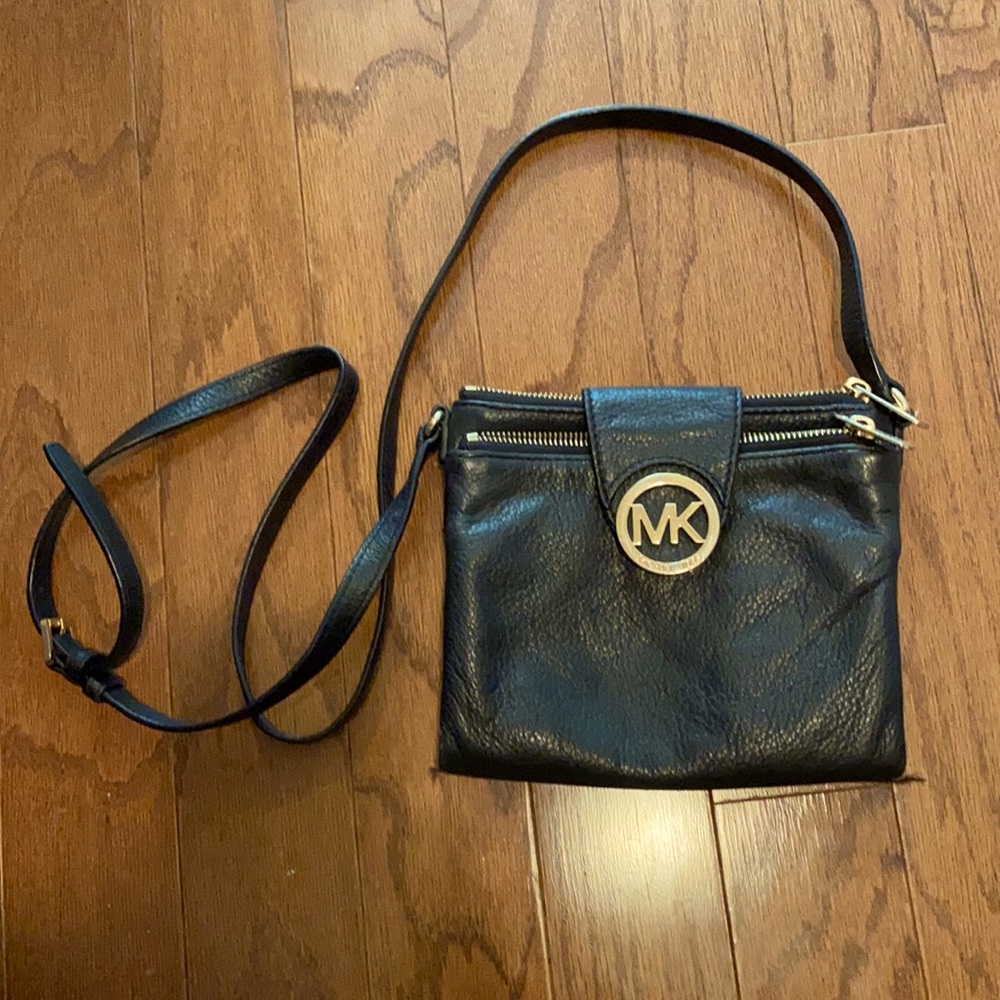 Small Micheal Kors purse